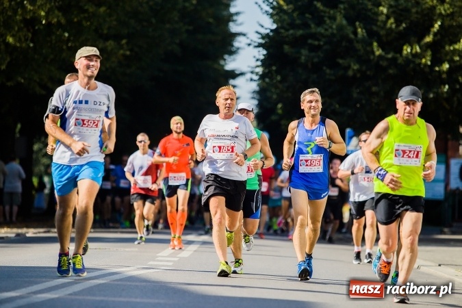 Zdjęcie w galerii na portalu naszraciborz.pl: II Rafako Półmaraton Racibórz. Trzy miejsca na podium dla Kenijczyków i rekord trasy wiadomości z regionu