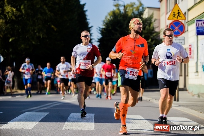 Zdjęcie w galerii na portalu naszraciborz.pl: II Rafako Półmaraton Racibórz. Trzy miejsca na podium dla Kenijczyków i rekord trasy wiadomości z regionu