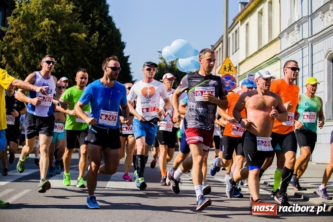 Zdjęcie w galerii na portalu naszraciborz.pl: II Rafako Półmaraton Racibórz. Trzy miejsca na podium dla Kenijczyków i rekord trasy wiadomości z regionu