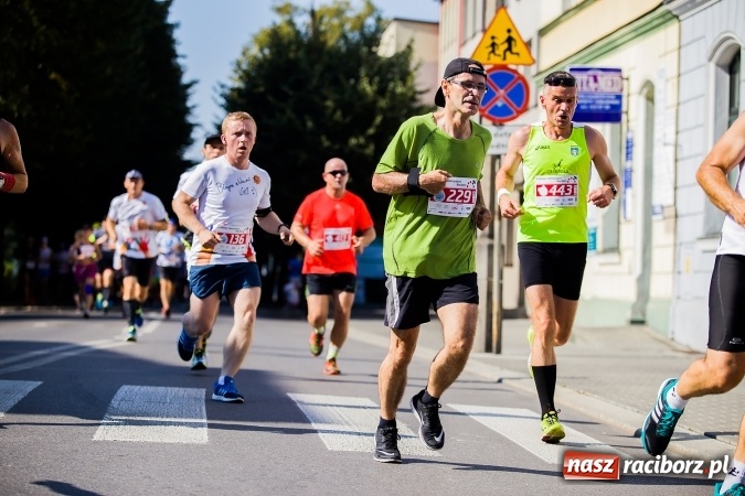 Zdjęcie w galerii na portalu naszraciborz.pl: II Rafako Półmaraton Racibórz. Trzy miejsca na podium dla Kenijczyków i rekord trasy wiadomości z regionu