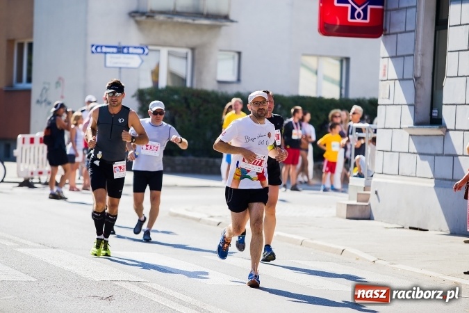 Zdjęcie w galerii na portalu naszraciborz.pl: II Rafako Półmaraton Racibórz. Trzy miejsca na podium dla Kenijczyków i rekord trasy wiadomości z regionu