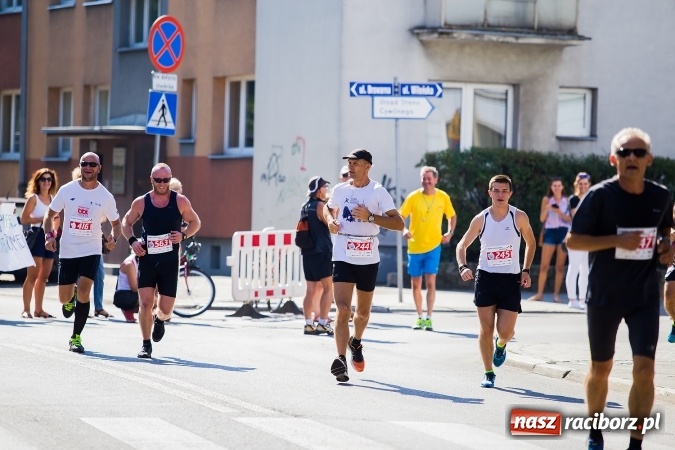 Zdjęcie w galerii na portalu naszraciborz.pl: II Rafako Półmaraton Racibórz. Trzy miejsca na podium dla Kenijczyków i rekord trasy wiadomości z regionu