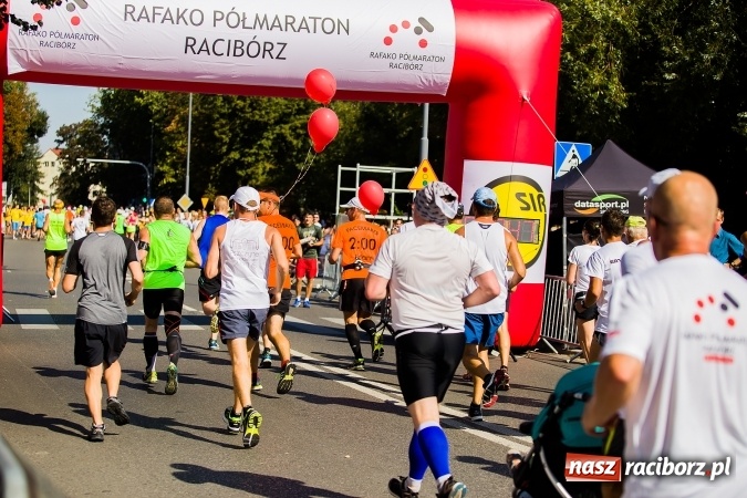 Zdjęcie w galerii na portalu naszraciborz.pl: II Rafako Półmaraton Racibórz. Trzy miejsca na podium dla Kenijczyków i rekord trasy wiadomości z regionu