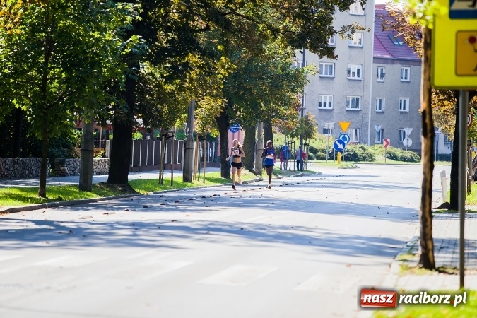 Zdjęcie w galerii na portalu naszraciborz.pl: II Rafako Półmaraton Racibórz. Trzy miejsca na podium dla Kenijczyków i rekord trasy wiadomości z regionu