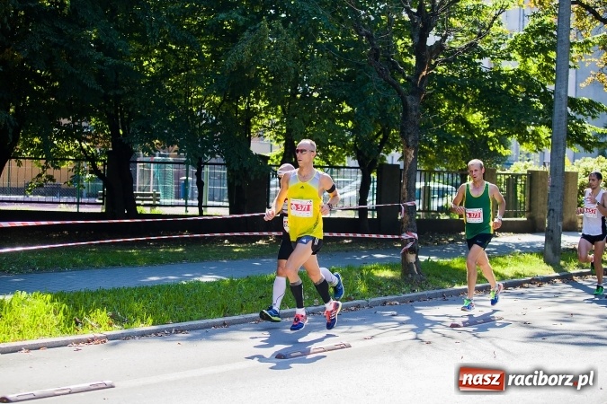 Zdjęcie w galerii na portalu naszraciborz.pl: II Rafako Półmaraton Racibórz. Trzy miejsca na podium dla Kenijczyków i rekord trasy wiadomości z regionu