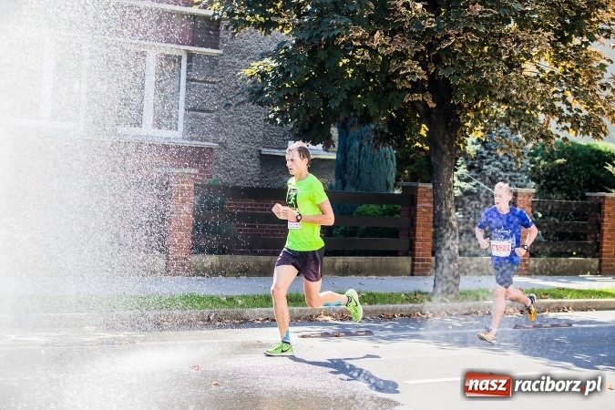 Zdjęcie w galerii na portalu naszraciborz.pl: II Rafako Półmaraton Racibórz. Trzy miejsca na podium dla Kenijczyków i rekord trasy wiadomości z regionu