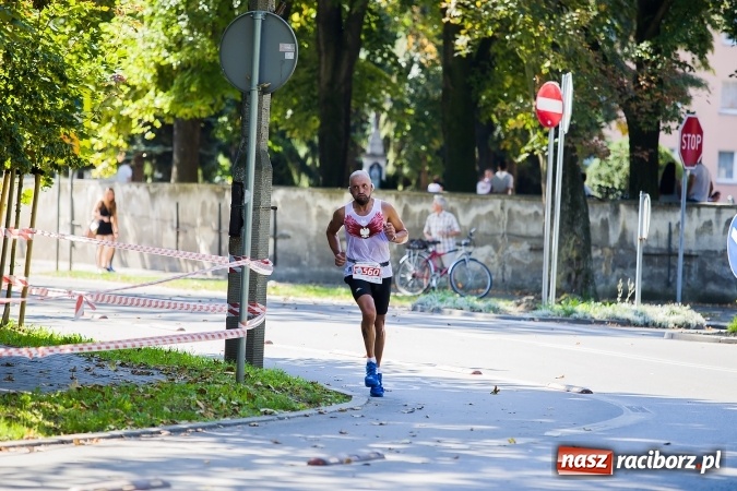 Zdjęcie w galerii na portalu naszraciborz.pl: II Rafako Półmaraton Racibórz. Trzy miejsca na podium dla Kenijczyków i rekord trasy wiadomości z regionu