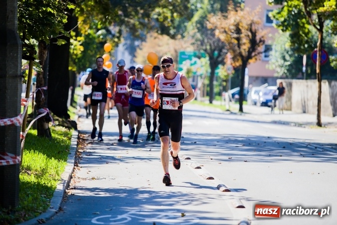 Zdjęcie w galerii na portalu naszraciborz.pl: II Rafako Półmaraton Racibórz. Trzy miejsca na podium dla Kenijczyków i rekord trasy wiadomości z regionu