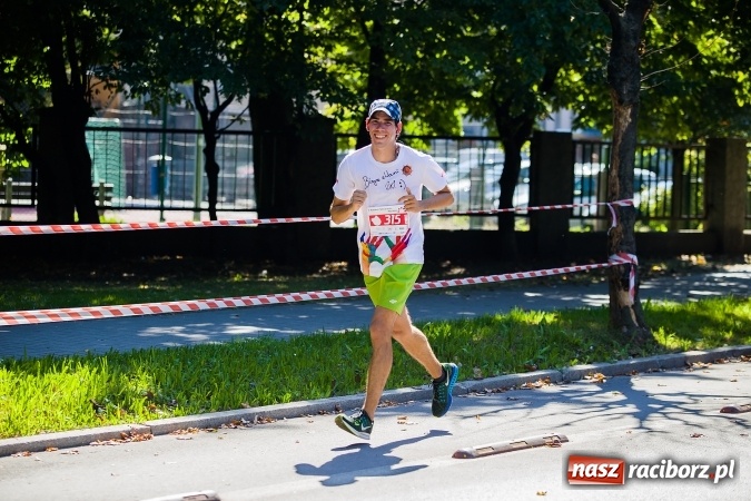 Zdjęcie w galerii na portalu naszraciborz.pl: II Rafako Półmaraton Racibórz. Trzy miejsca na podium dla Kenijczyków i rekord trasy wiadomości z regionu
