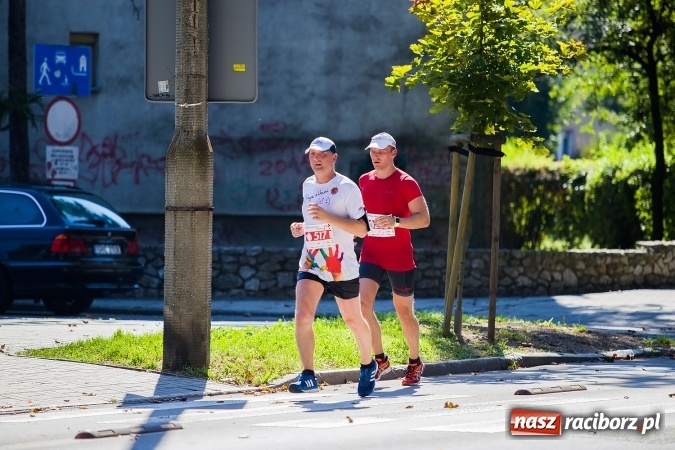 Zdjęcie w galerii na portalu naszraciborz.pl: II Rafako Półmaraton Racibórz. Trzy miejsca na podium dla Kenijczyków i rekord trasy wiadomości z regionu