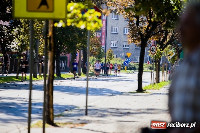 Zdjęcie w galerii na portalu naszraciborz.pl: II Rafako Półmaraton Racibórz. Trzy miejsca na podium dla Kenijczyków i rekord trasy wiadomości z regionu