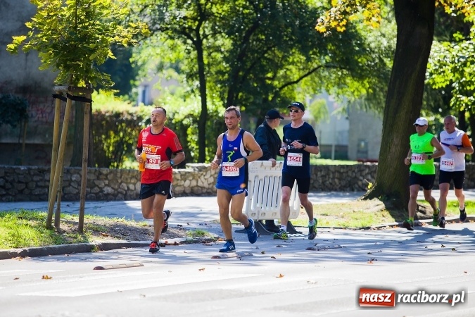Zdjęcie w galerii na portalu naszraciborz.pl: II Rafako Półmaraton Racibórz. Trzy miejsca na podium dla Kenijczyków i rekord trasy wiadomości z regionu
