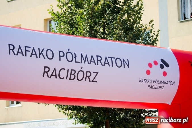 Zdjęcie w galerii na portalu naszraciborz.pl: II Rafako Półmaraton Racibórz. Trzy miejsca na podium dla Kenijczyków i rekord trasy wiadomości z regionu