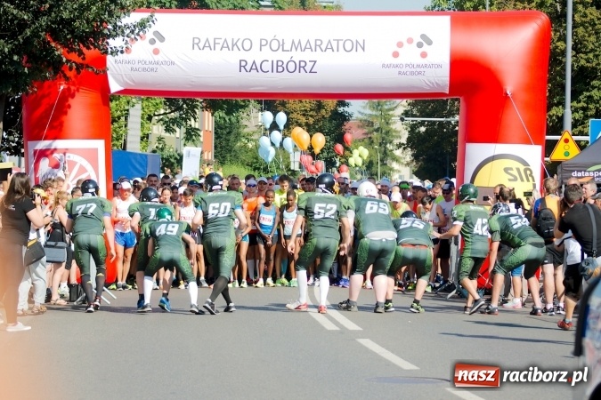 Zdjęcie w galerii na portalu naszraciborz.pl: II Rafako Półmaraton Racibórz. Trzy miejsca na podium dla Kenijczyków i rekord trasy wiadomości z regionu