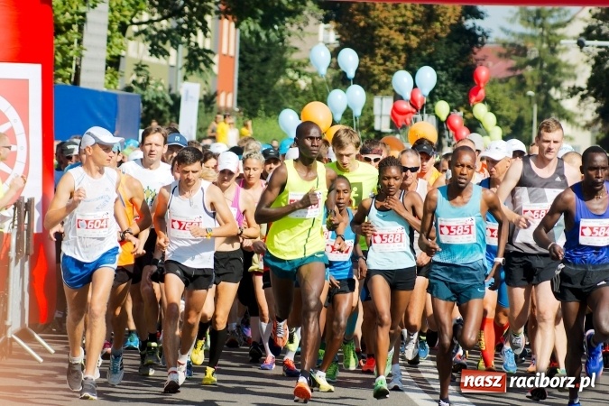 Zdjęcie w galerii na portalu naszraciborz.pl: II Rafako Półmaraton Racibórz. Trzy miejsca na podium dla Kenijczyków i rekord trasy wiadomości z regionu