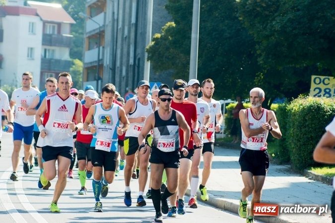 Zdjęcie w galerii na portalu naszraciborz.pl: II Rafako Półmaraton Racibórz. Trzy miejsca na podium dla Kenijczyków i rekord trasy wiadomości z regionu