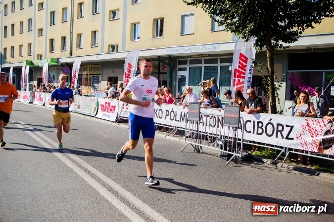 Zdjęcie w galerii na portalu naszraciborz.pl: II Rafako Półmaraton Racibórz. Trzy miejsca na podium dla Kenijczyków i rekord trasy wiadomości z regionu
