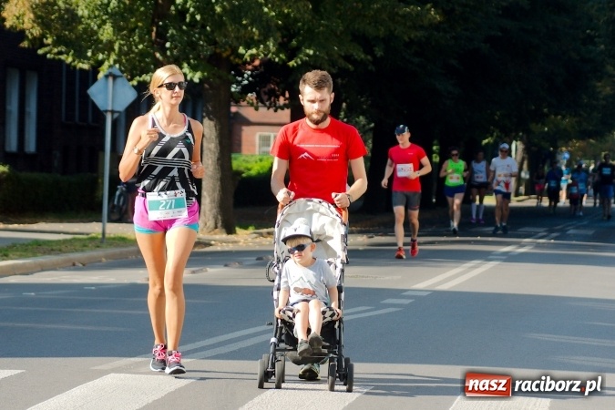 Zdjęcie w galerii na portalu naszraciborz.pl: II Rafako Półmaraton Racibórz. Trzy miejsca na podium dla Kenijczyków i rekord trasy wiadomości z regionu