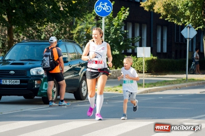 Zdjęcie w galerii na portalu naszraciborz.pl: II Rafako Półmaraton Racibórz. Trzy miejsca na podium dla Kenijczyków i rekord trasy wiadomości z regionu