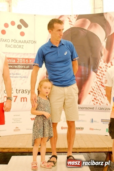 Zdjęcie w galerii na portalu naszraciborz.pl: II Rafako Półmaraton Racibórz. Trzy miejsca na podium dla Kenijczyków i rekord trasy wiadomości z regionu