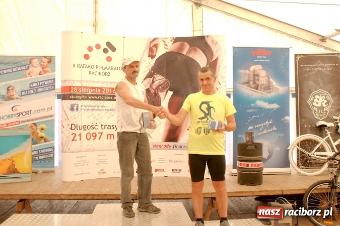 Zdjęcie w galerii na portalu naszraciborz.pl: II Rafako Półmaraton Racibórz. Trzy miejsca na podium dla Kenijczyków i rekord trasy wiadomości z regionu