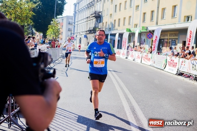 Zdjęcie w galerii na portalu naszraciborz.pl: Mini RAFAKO Półmaraton Racibórz, czyli bieg charytatywny dla Wiktorii i Jurka wiadomości z regionu