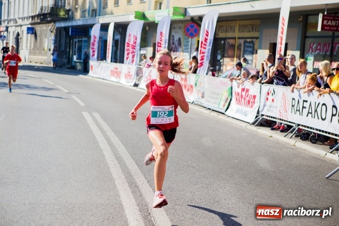 Zdjęcie w galerii na portalu naszraciborz.pl: Mini RAFAKO Półmaraton Racibórz, czyli bieg charytatywny dla Wiktorii i Jurka wiadomości z regionu
