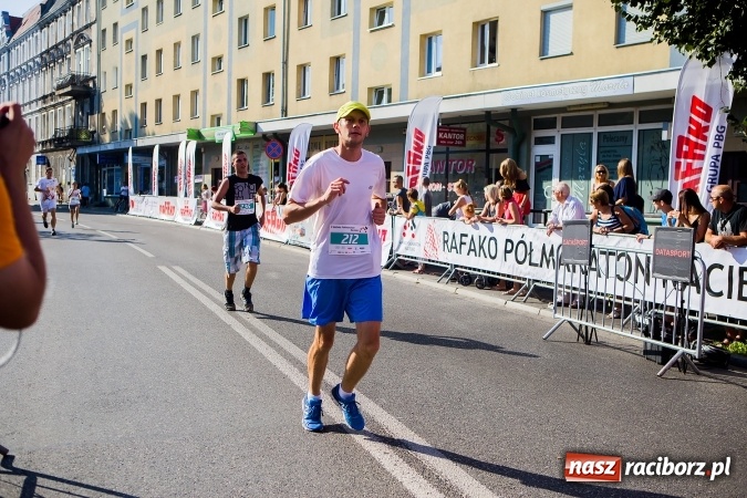 Zdjęcie w galerii na portalu naszraciborz.pl: Mini RAFAKO Półmaraton Racibórz, czyli bieg charytatywny dla Wiktorii i Jurka wiadomości z regionu