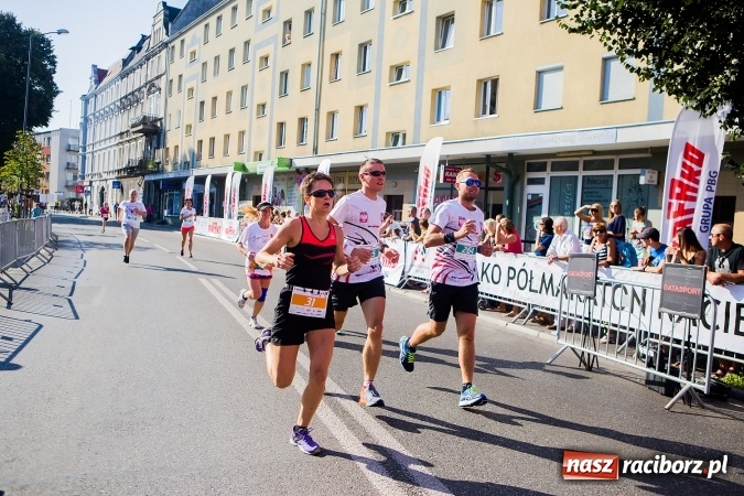Zdjęcie w galerii na portalu naszraciborz.pl: Mini RAFAKO Półmaraton Racibórz, czyli bieg charytatywny dla Wiktorii i Jurka wiadomości z regionu