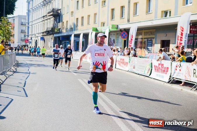 Zdjęcie w galerii na portalu naszraciborz.pl: Mini RAFAKO Półmaraton Racibórz, czyli bieg charytatywny dla Wiktorii i Jurka wiadomości z regionu
