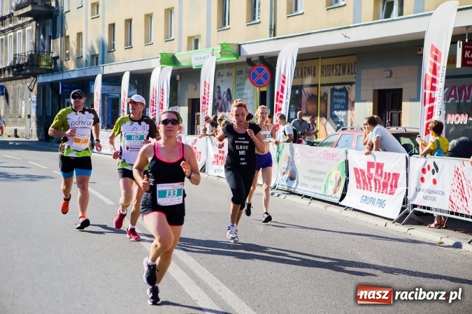 Zdjęcie w galerii na portalu naszraciborz.pl: Mini RAFAKO Półmaraton Racibórz, czyli bieg charytatywny dla Wiktorii i Jurka wiadomości z regionu