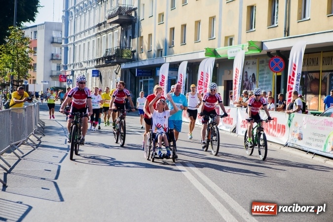 Zdjęcie w galerii na portalu naszraciborz.pl: Mini RAFAKO Półmaraton Racibórz, czyli bieg charytatywny dla Wiktorii i Jurka wiadomości z regionu