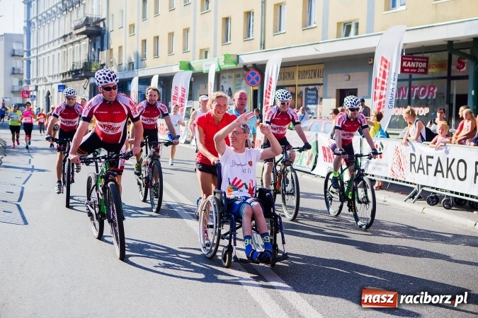 Zdjęcie w galerii na portalu naszraciborz.pl: Mini RAFAKO Półmaraton Racibórz, czyli bieg charytatywny dla Wiktorii i Jurka wiadomości z regionu