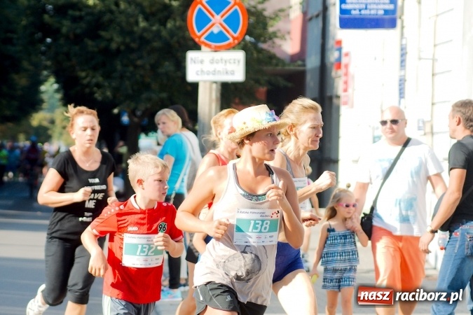 Zdjęcie w galerii na portalu naszraciborz.pl: Mini RAFAKO Półmaraton Racibórz, czyli bieg charytatywny dla Wiktorii i Jurka wiadomości z regionu