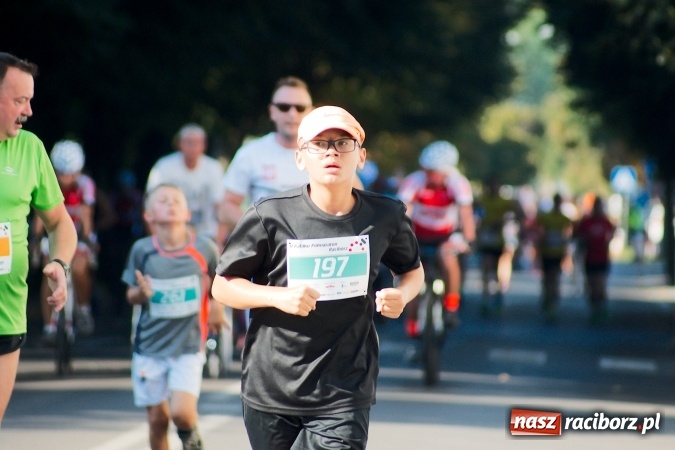 Zdjęcie w galerii na portalu naszraciborz.pl: Mini RAFAKO Półmaraton Racibórz, czyli bieg charytatywny dla Wiktorii i Jurka wiadomości z regionu