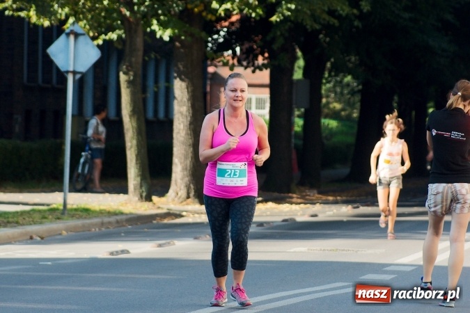 Zdjęcie w galerii na portalu naszraciborz.pl: Mini RAFAKO Półmaraton Racibórz, czyli bieg charytatywny dla Wiktorii i Jurka wiadomości z regionu