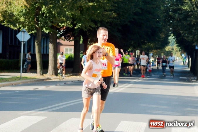 Zdjęcie w galerii na portalu naszraciborz.pl: Mini RAFAKO Półmaraton Racibórz, czyli bieg charytatywny dla Wiktorii i Jurka wiadomości z regionu