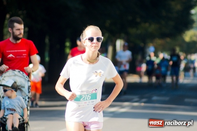 Zdjęcie w galerii na portalu naszraciborz.pl: Mini RAFAKO Półmaraton Racibórz, czyli bieg charytatywny dla Wiktorii i Jurka wiadomości z regionu