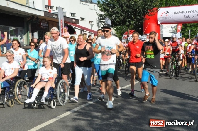 Zdjęcie w galerii na portalu naszraciborz.pl: Mini RAFAKO Półmaraton Racibórz, czyli bieg charytatywny dla Wiktorii i Jurka wiadomości z regionu