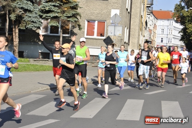 Zdjęcie w galerii na portalu naszraciborz.pl: Mini RAFAKO Półmaraton Racibórz, czyli bieg charytatywny dla Wiktorii i Jurka wiadomości z regionu
