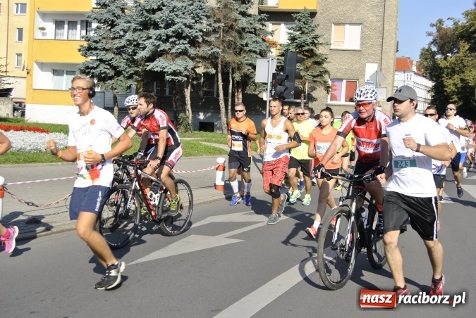 Zdjęcie w galerii na portalu naszraciborz.pl: Mini RAFAKO Półmaraton Racibórz, czyli bieg charytatywny dla Wiktorii i Jurka wiadomości z regionu