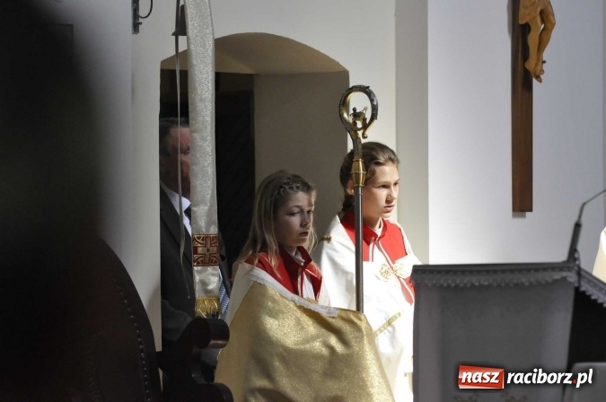 Zdjęcie w galerii na portalu naszraciborz.pl: 120 lat kościoła w Modzurowie. Urodzinową Mszę św. odprawił biskup Paweł Stobrawa wiadomości z regionu