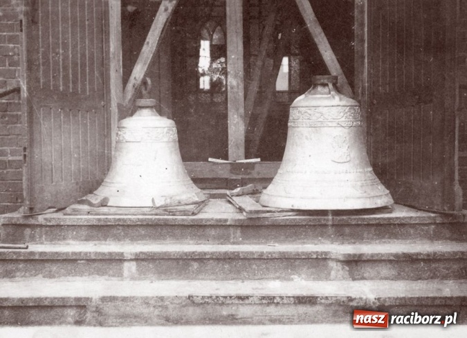 Zdjęcie w galerii na portalu naszraciborz.pl: 120 lat kościoła w Modzurowie. Urodzinową Mszę św. odprawił biskup Paweł Stobrawa wiadomości z regionu