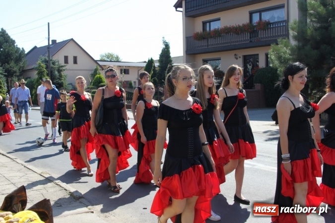 Zdjęcie w galerii na portalu naszraciborz.pl: Dożynki 2016. Barwny korowód przeszedł ulicami Wojnowic wiadomości z regionu
