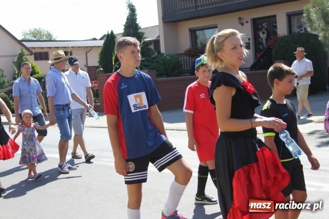 Zdjęcie w galerii na portalu naszraciborz.pl: Dożynki 2016. Barwny korowód przeszedł ulicami Wojnowic wiadomości z regionu