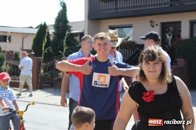 Zdjęcie w galerii na portalu naszraciborz.pl: Dożynki 2016. Barwny korowód przeszedł ulicami Wojnowic wiadomości z regionu