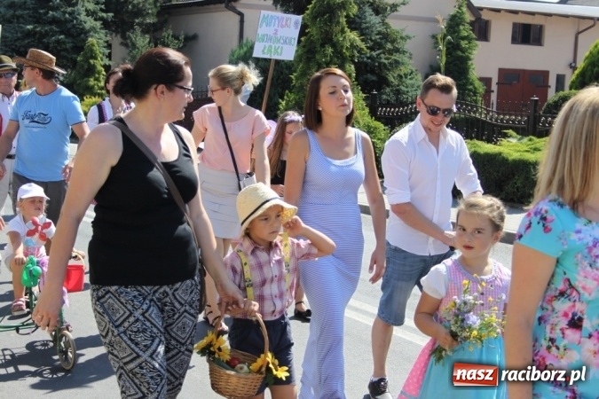 Zdjęcie w galerii na portalu naszraciborz.pl: Dożynki 2016. Barwny korowód przeszedł ulicami Wojnowic wiadomości z regionu