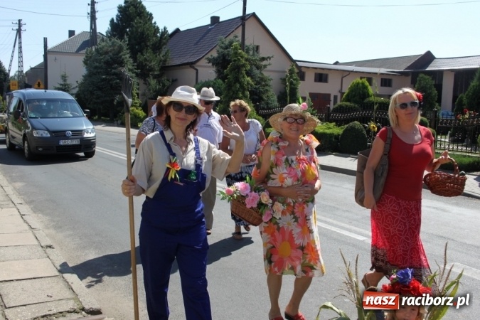 Zdjęcie w galerii na portalu naszraciborz.pl: Dożynki 2016. Barwny korowód przeszedł ulicami Wojnowic wiadomości z regionu