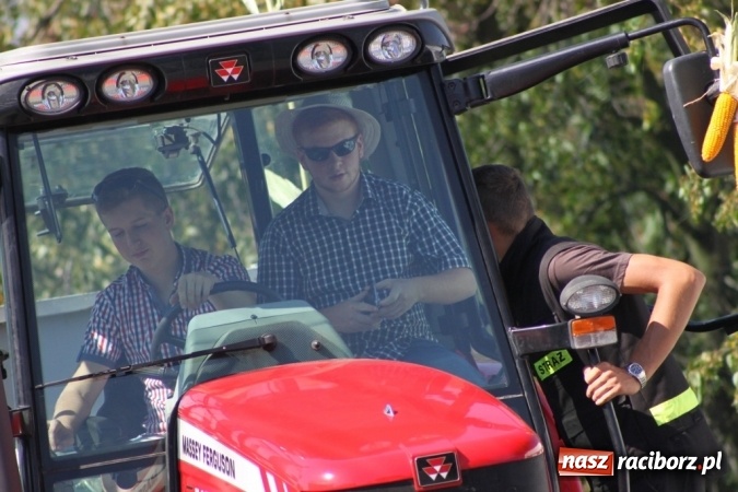 Zdjęcie w galerii na portalu naszraciborz.pl: Dożynki 2016. Barwny korowód przeszedł ulicami Wojnowic wiadomości z regionu