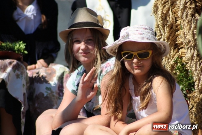 Zdjęcie w galerii na portalu naszraciborz.pl: Dożynki 2016. Barwny korowód przeszedł ulicami Wojnowic wiadomości z regionu